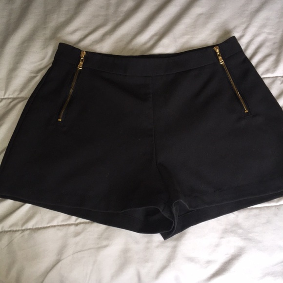 Cute shorts - Picture 1 of 4